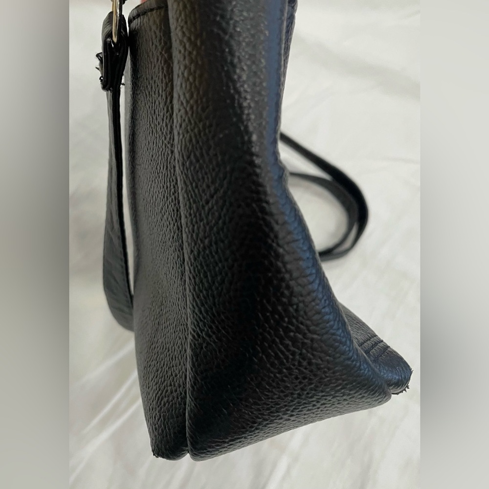 Elegant Black Cross Body Bag - Picture 11 of 16